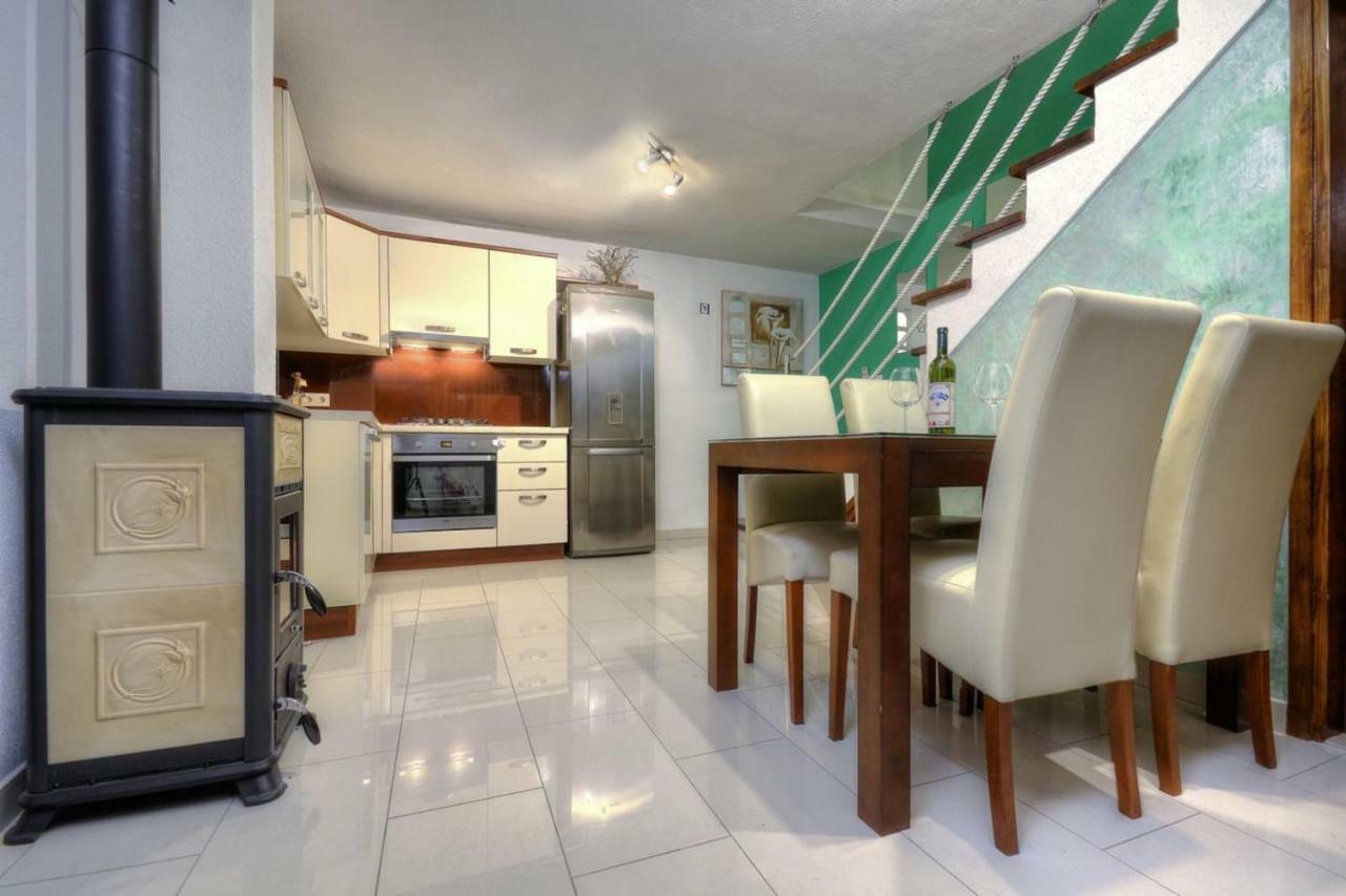 Holiday Home Marta With Heated Pool,Grill,Sea View Bast 外观 照片